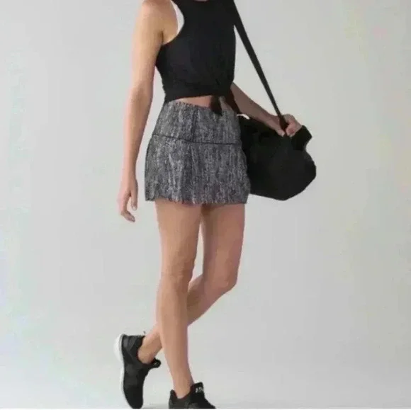 Lululemon Lost in Pace Skirt with shorts Sz 6T - Picture 6 of 9